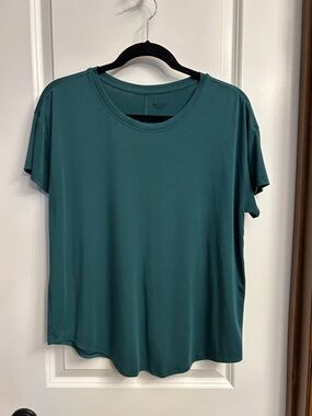 Athleta Short Sleeve Move With Ease Tee in Pine